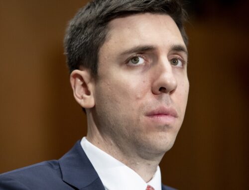 Senate Banking Committee approves Hill to lead FDIC